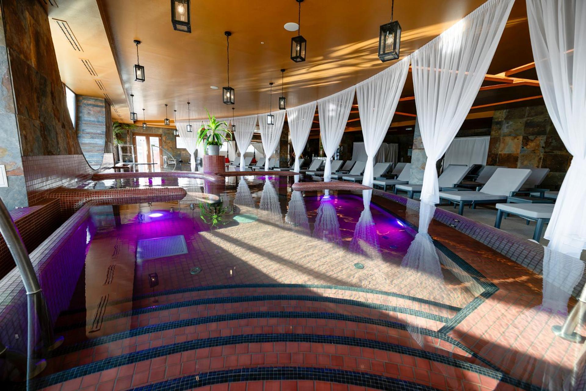 Allure Healthy Hotel & Spa Эгер Экстерьер фото