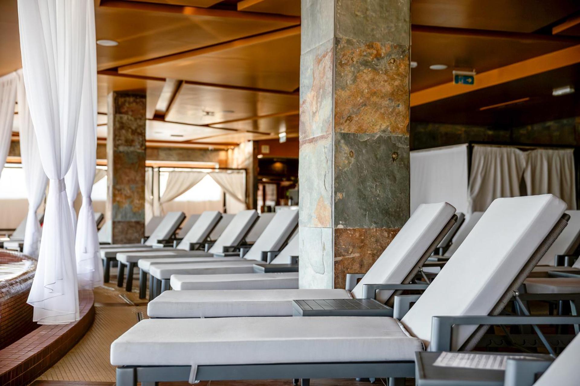Allure Healthy Hotel & Spa Эгер Экстерьер фото